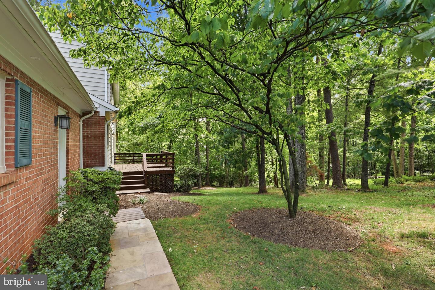 10811 Midsummer Dr Property Photo 34