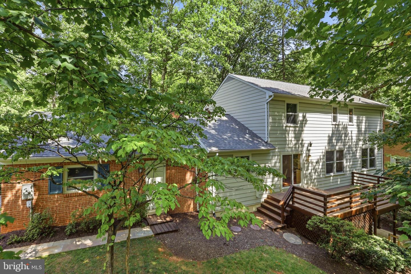 10811 Midsummer Dr Property Photo 35