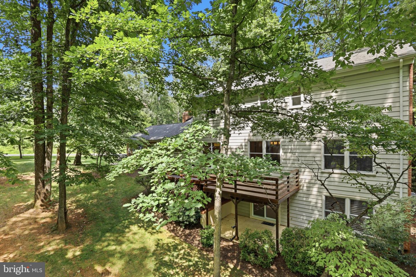 10811 Midsummer Dr Property Photo 37