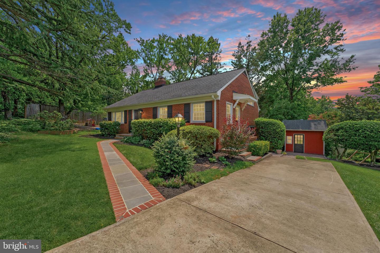 1501 ALEXANDRIA AVE