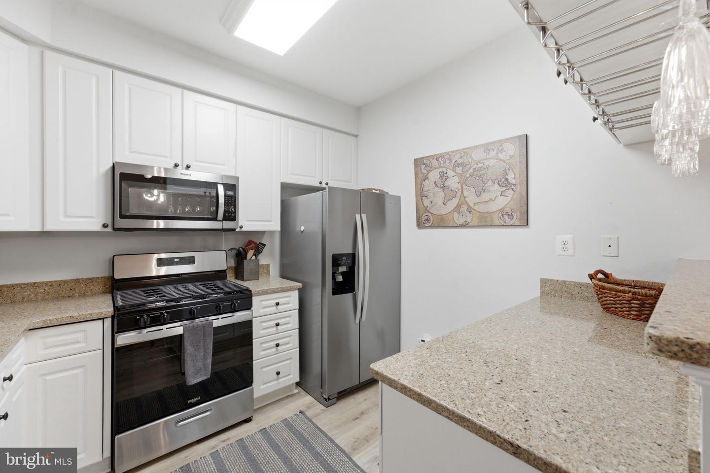 7712 Haynes Point Way #b Property Photo 14