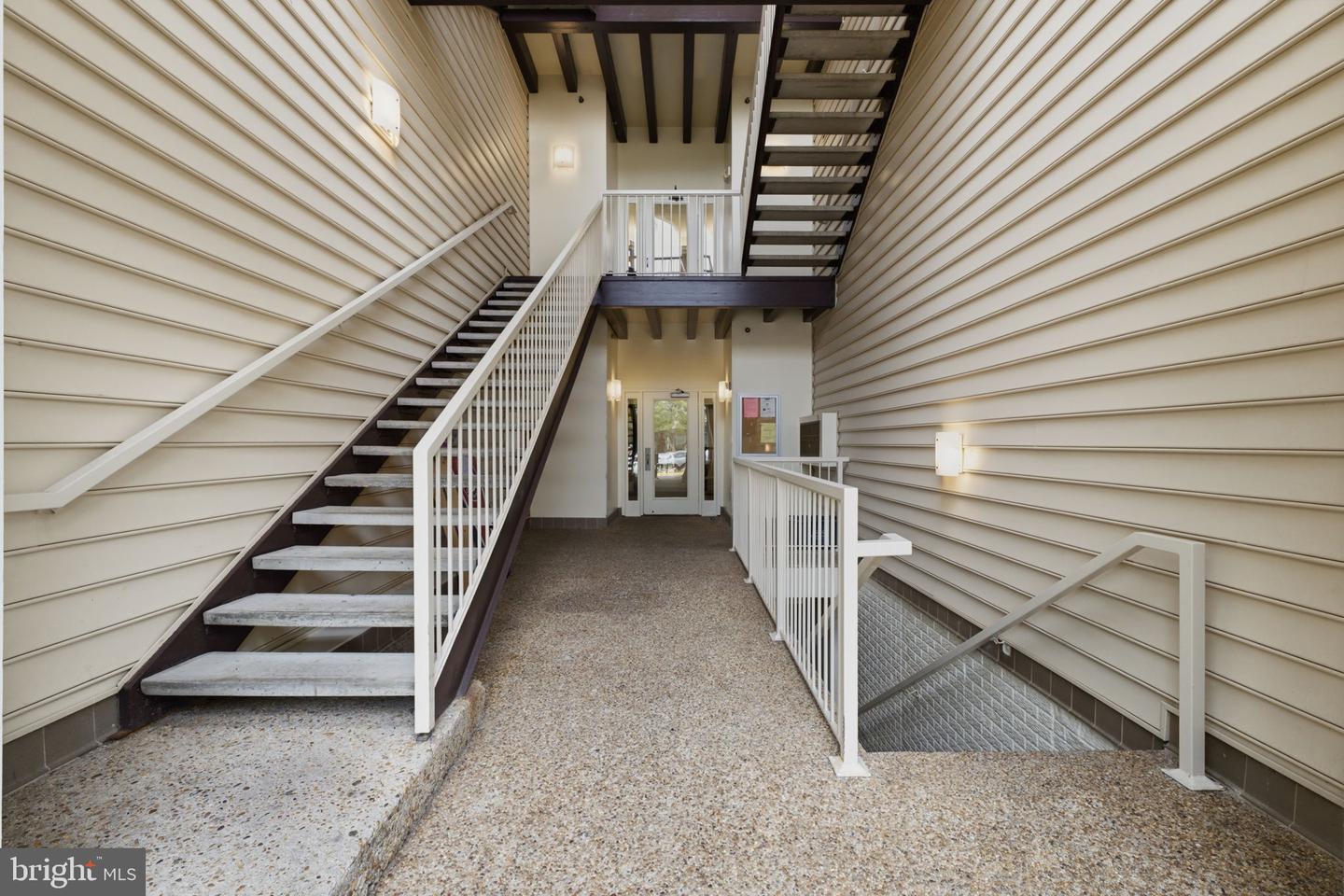 7712 Haynes Point Way #b Property Photo 34