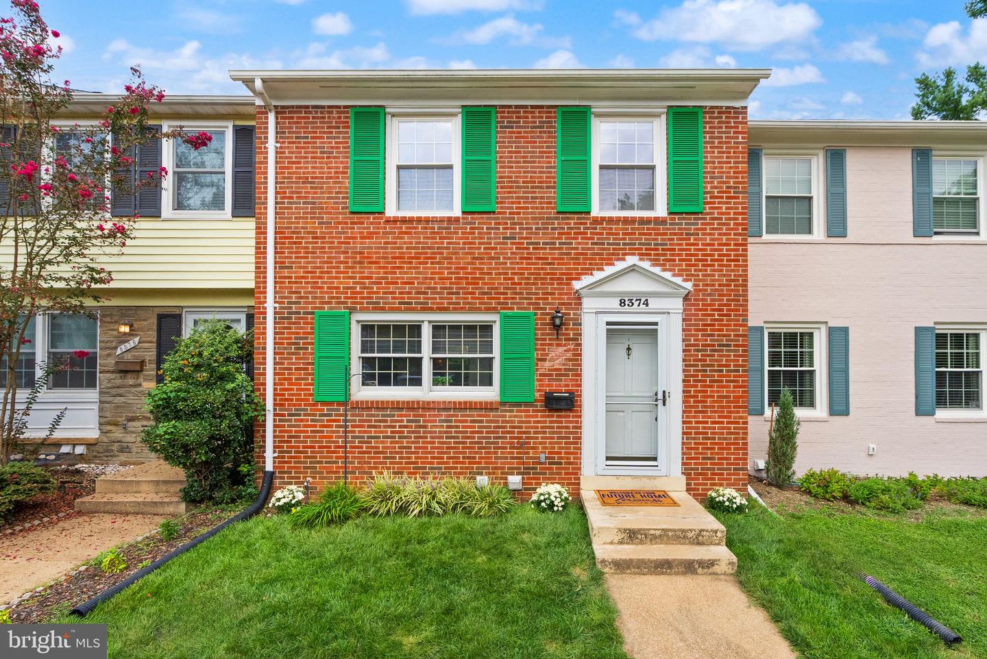 8374 Glastonbury Ct Property Photo 1