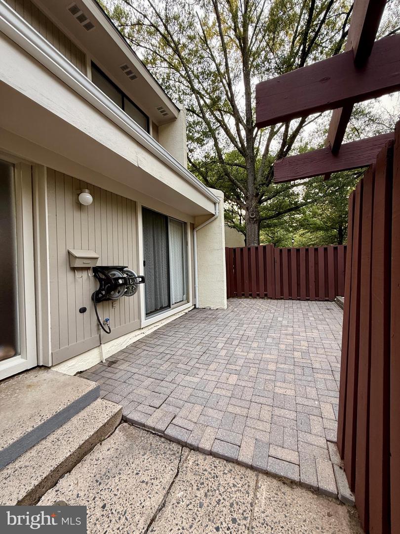 2379 Southgate Sq Property Photo 11
