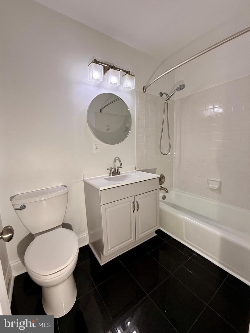 2379 Southgate Sq Property Photo 45