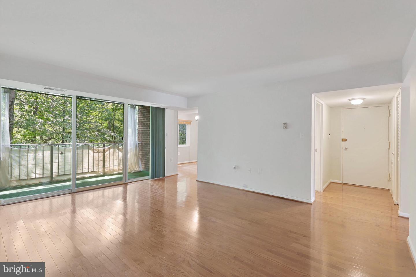 1423 Northgate Sq #23/21c Property Photo 7