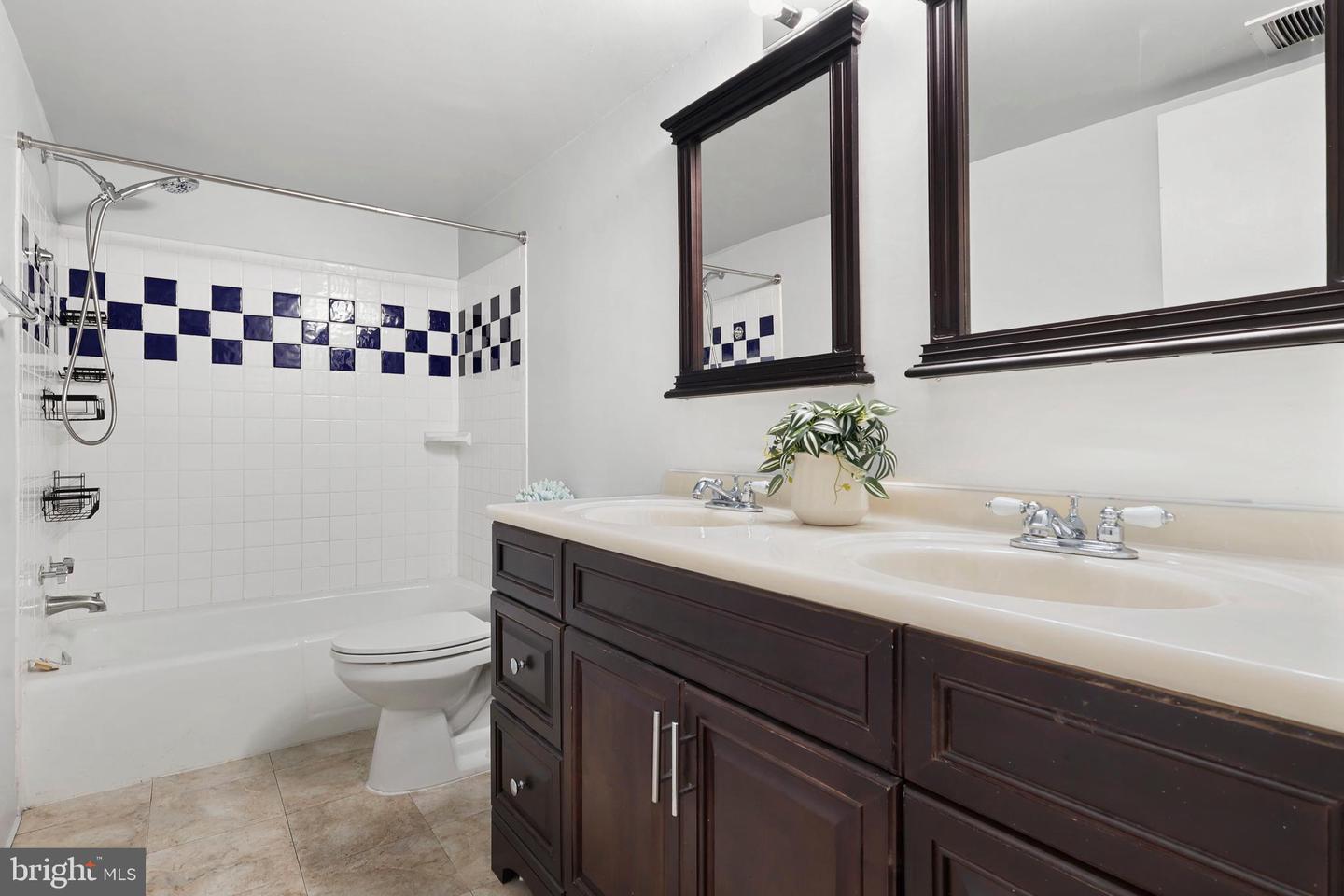 1423 Northgate Sq #23/21c Property Photo 14