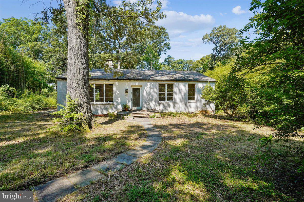 1208 SHENANDOAH RD Property Photo 1