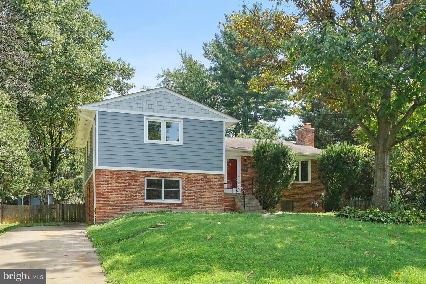 1633 WARNER AVE Property Photo 1