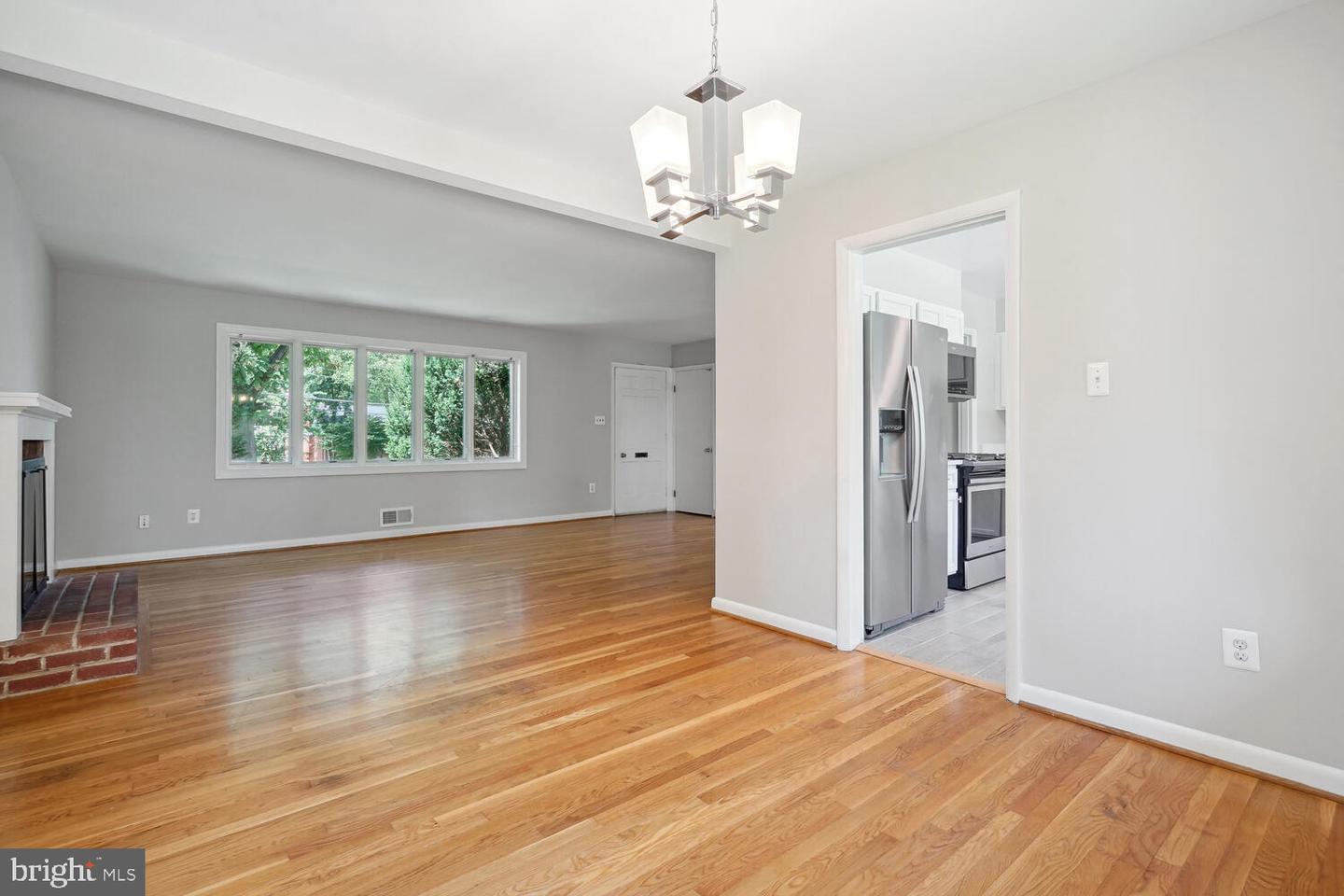 1633 Warner Ave Property Photo 3