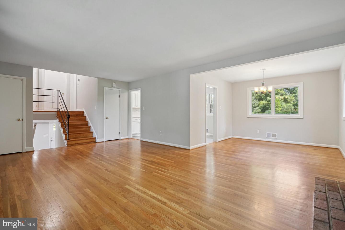 1633 Warner Ave Property Photo 6