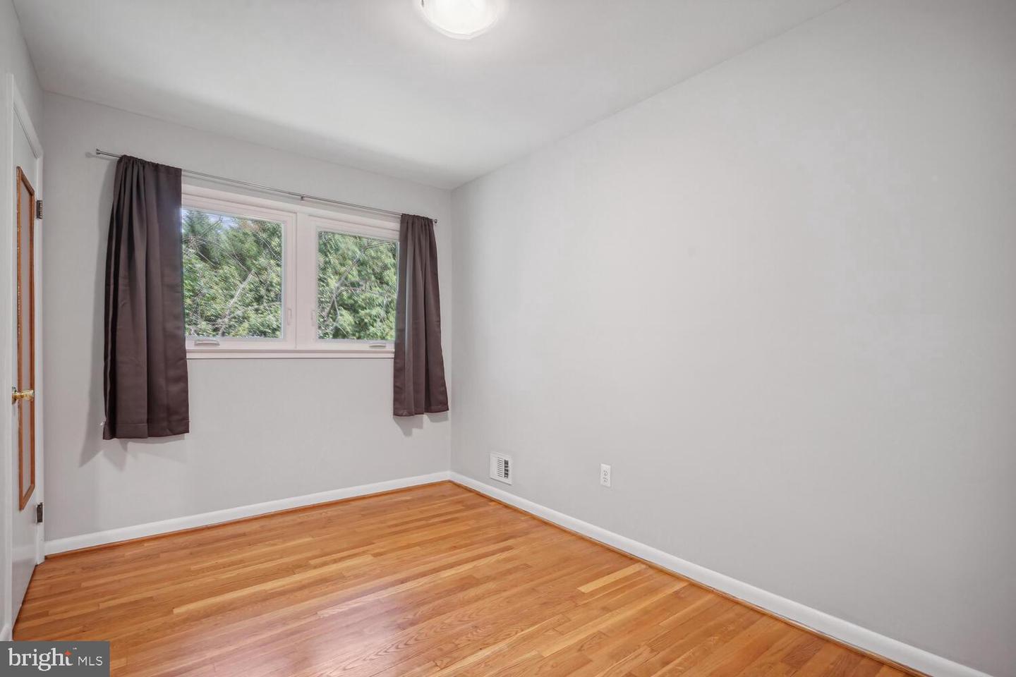 1633 Warner Ave Property Photo 9