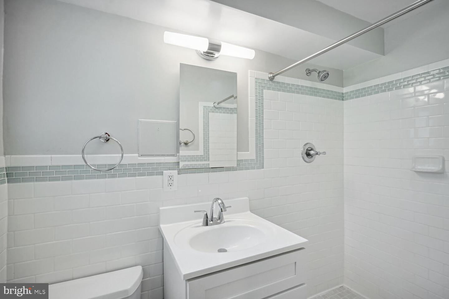 1633 Warner Ave Property Photo 17