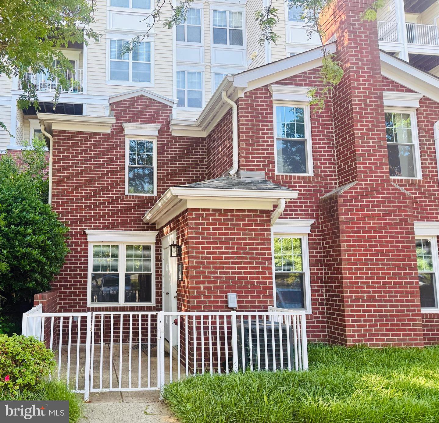 1641 International Dr #th-24 Property Photo 1