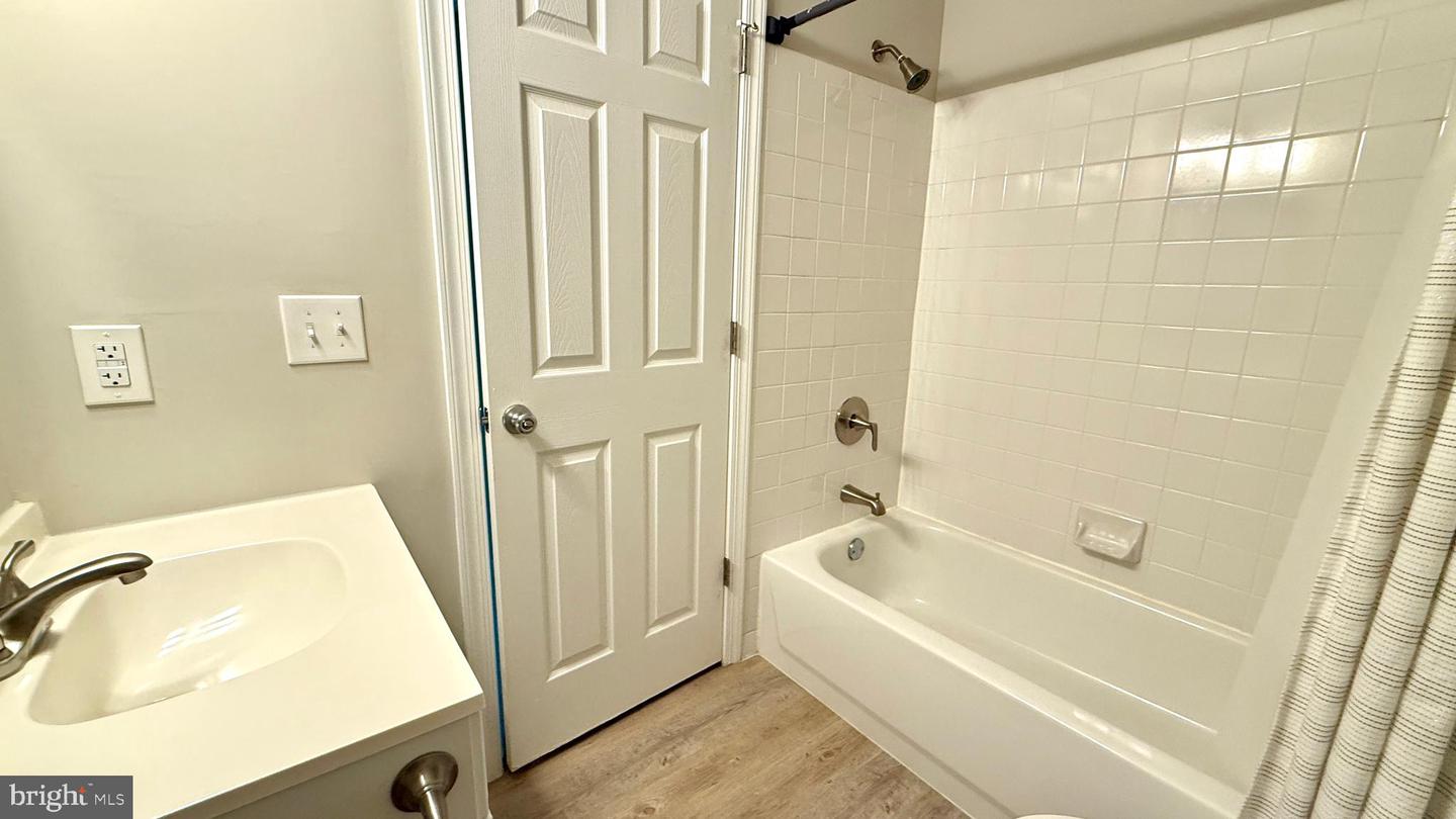 1641 International Dr #th-24 Property Photo 17