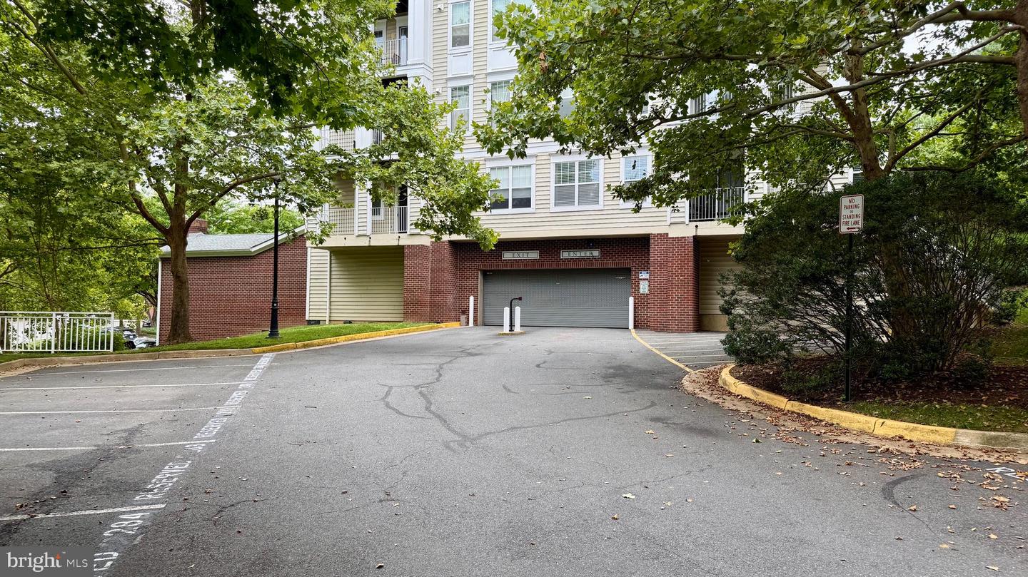 1641 International Dr #th-24 Property Photo 19