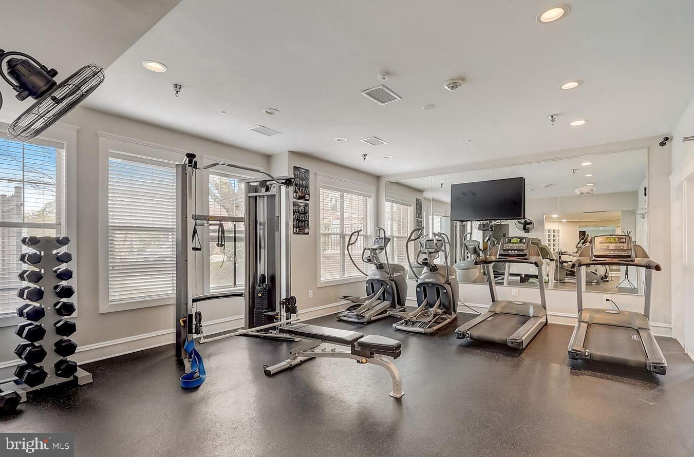 1641 International Dr #th-24 Property Photo 24