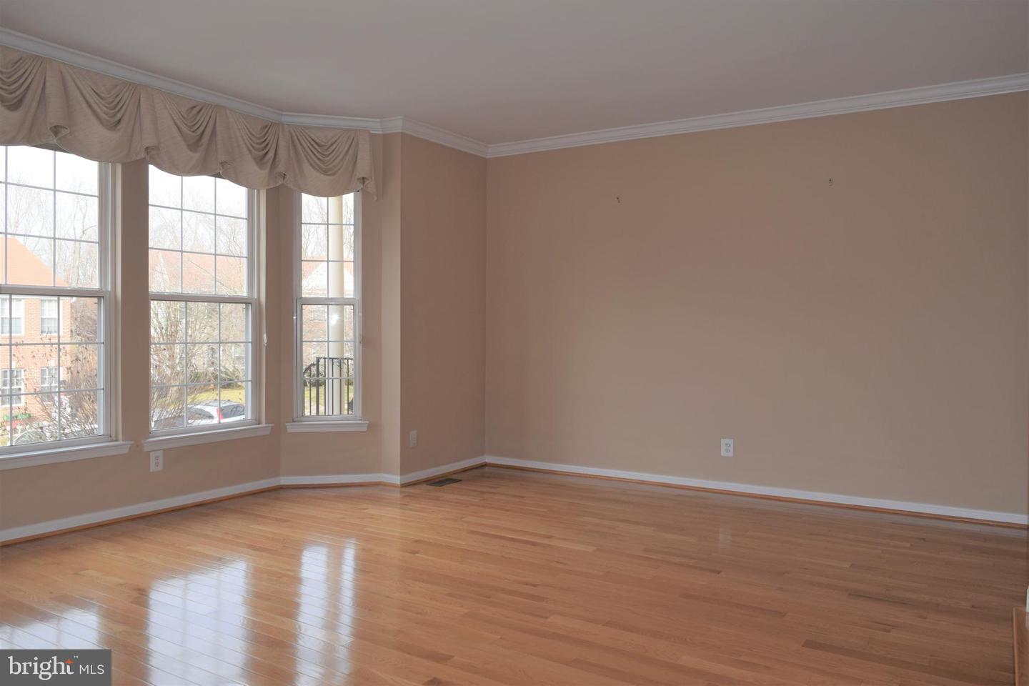 8933 Royal Astor Way Property Photo 6