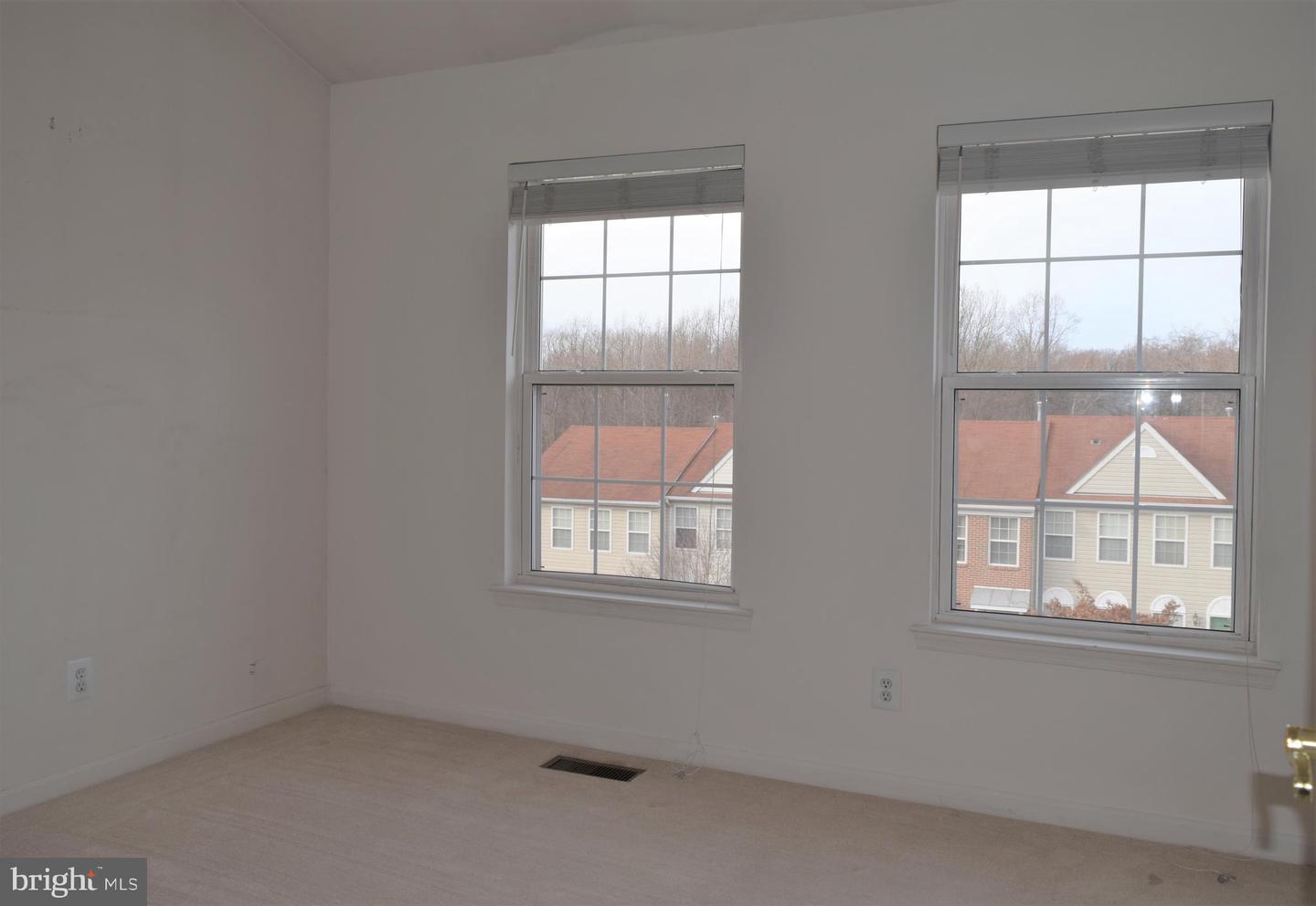 8933 Royal Astor Way Property Photo 32