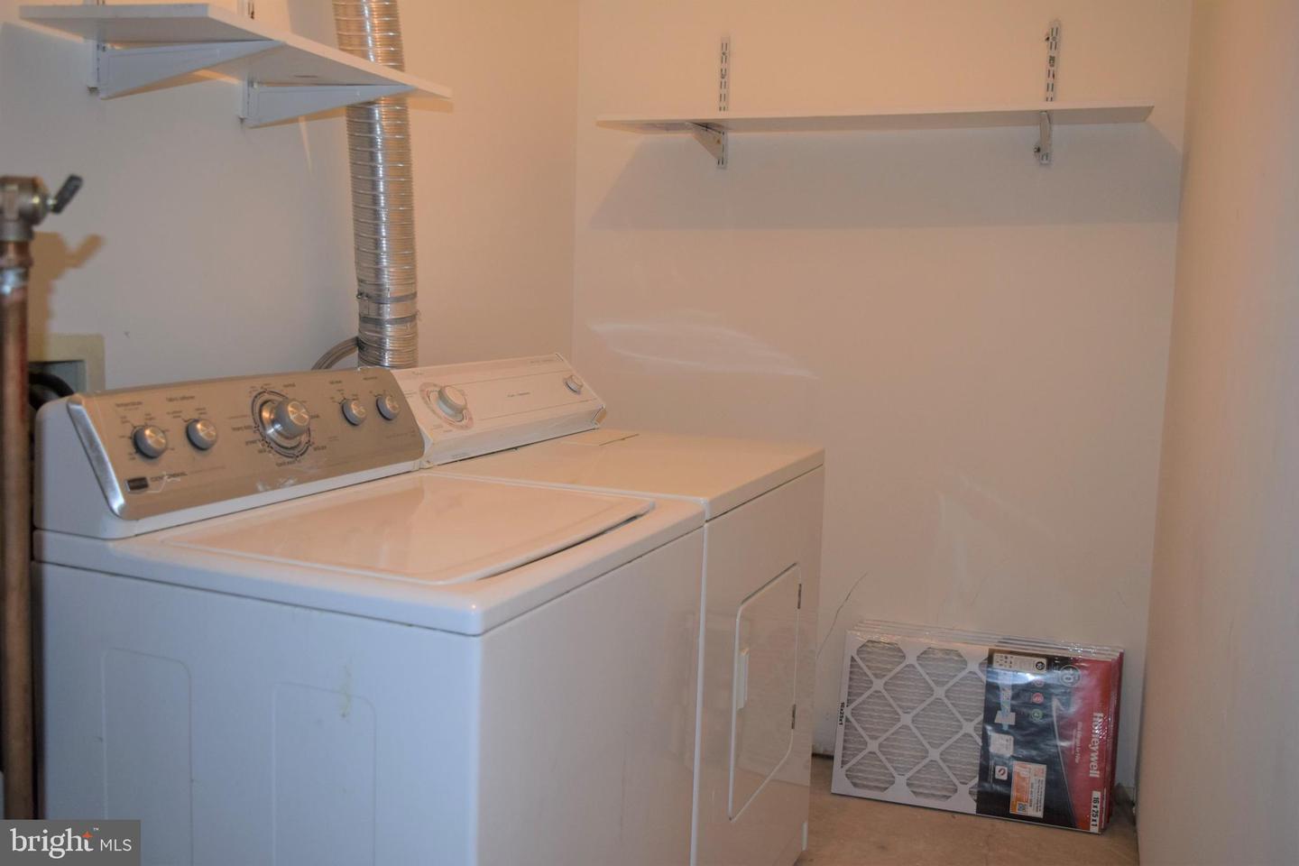 8933 Royal Astor Way Property Photo 49