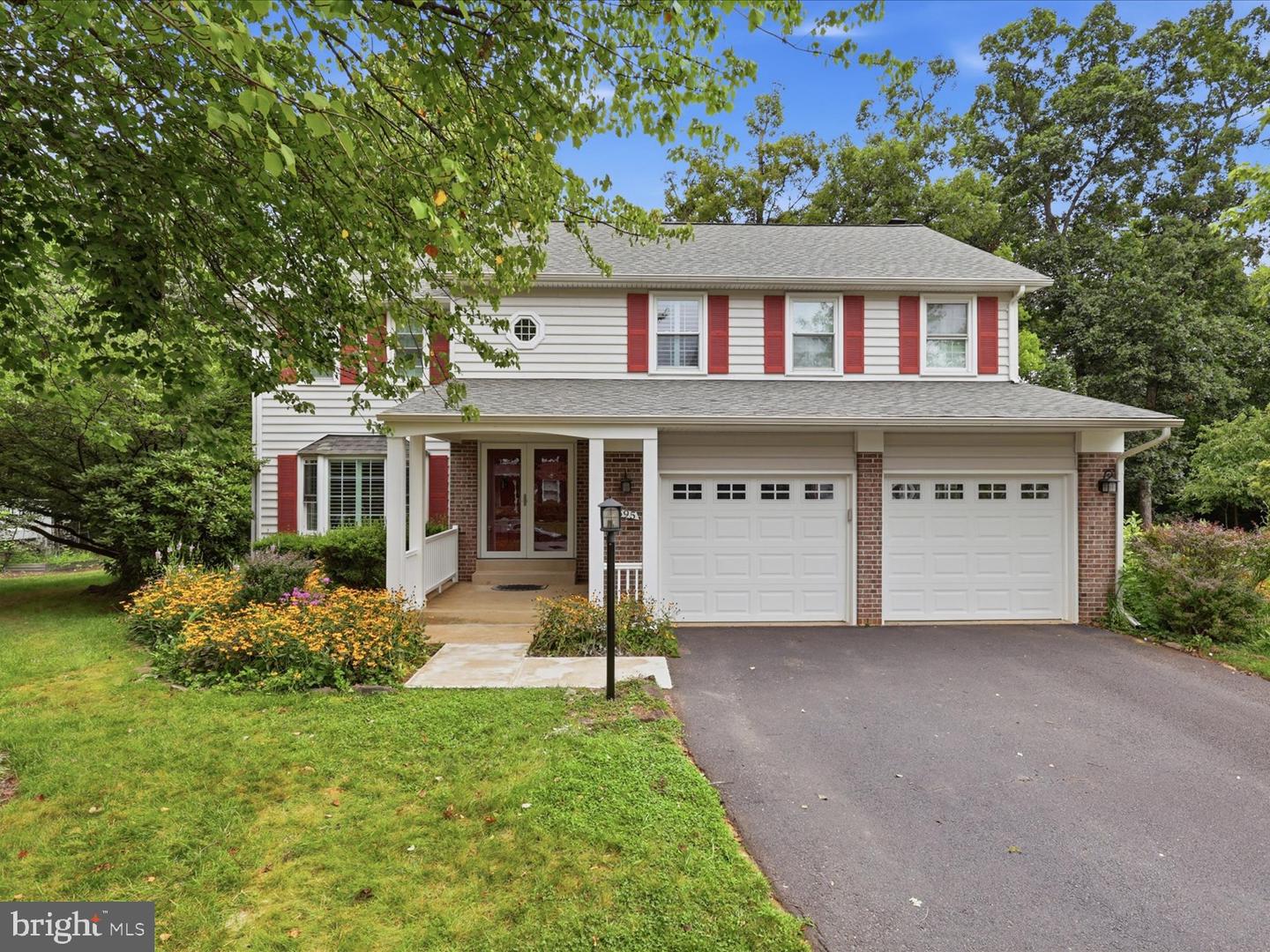 6595 Rockland Dr Property Photo 1
