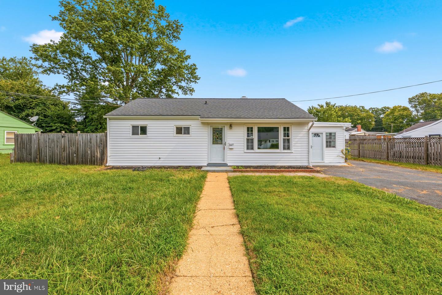 6607 Dorset Dr Property Photo 2