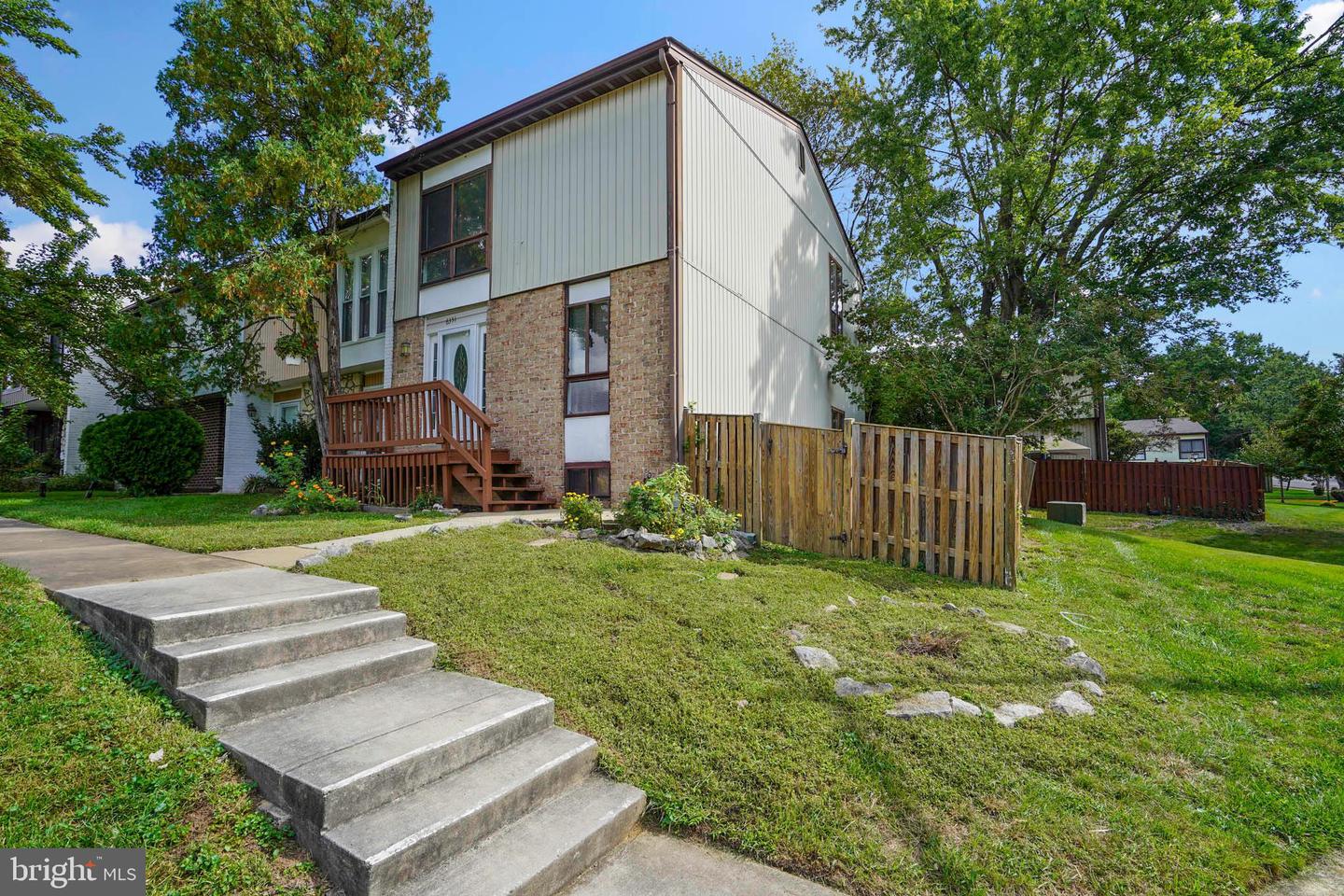 6351 Rockshire St Property Photo 2