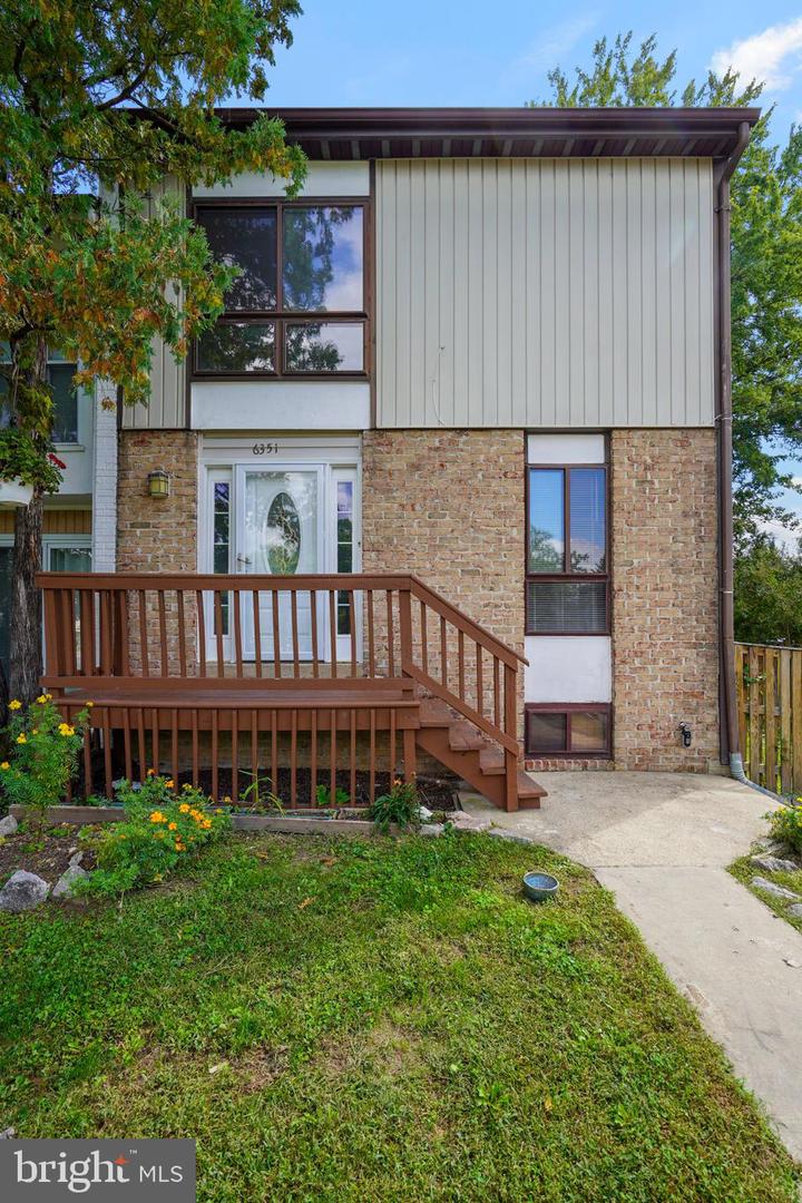 6351 Rockshire St Property Photo 3