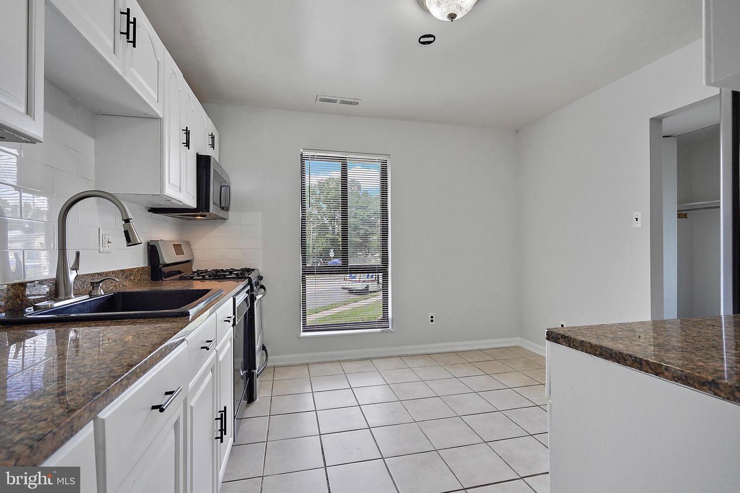 6351 Rockshire St Property Photo 13
