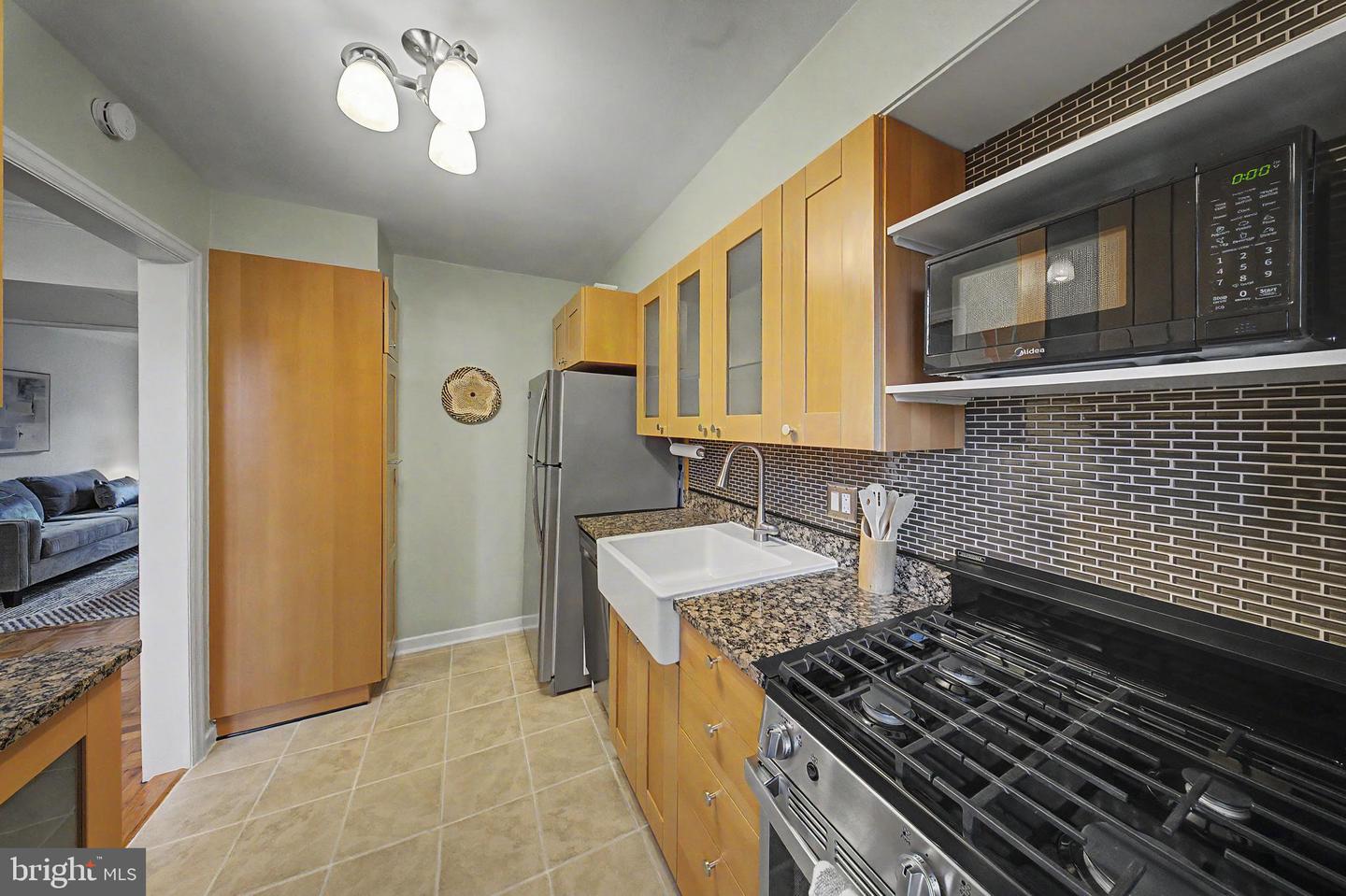 6607 Potomac Ave #c2 Property Photo 12
