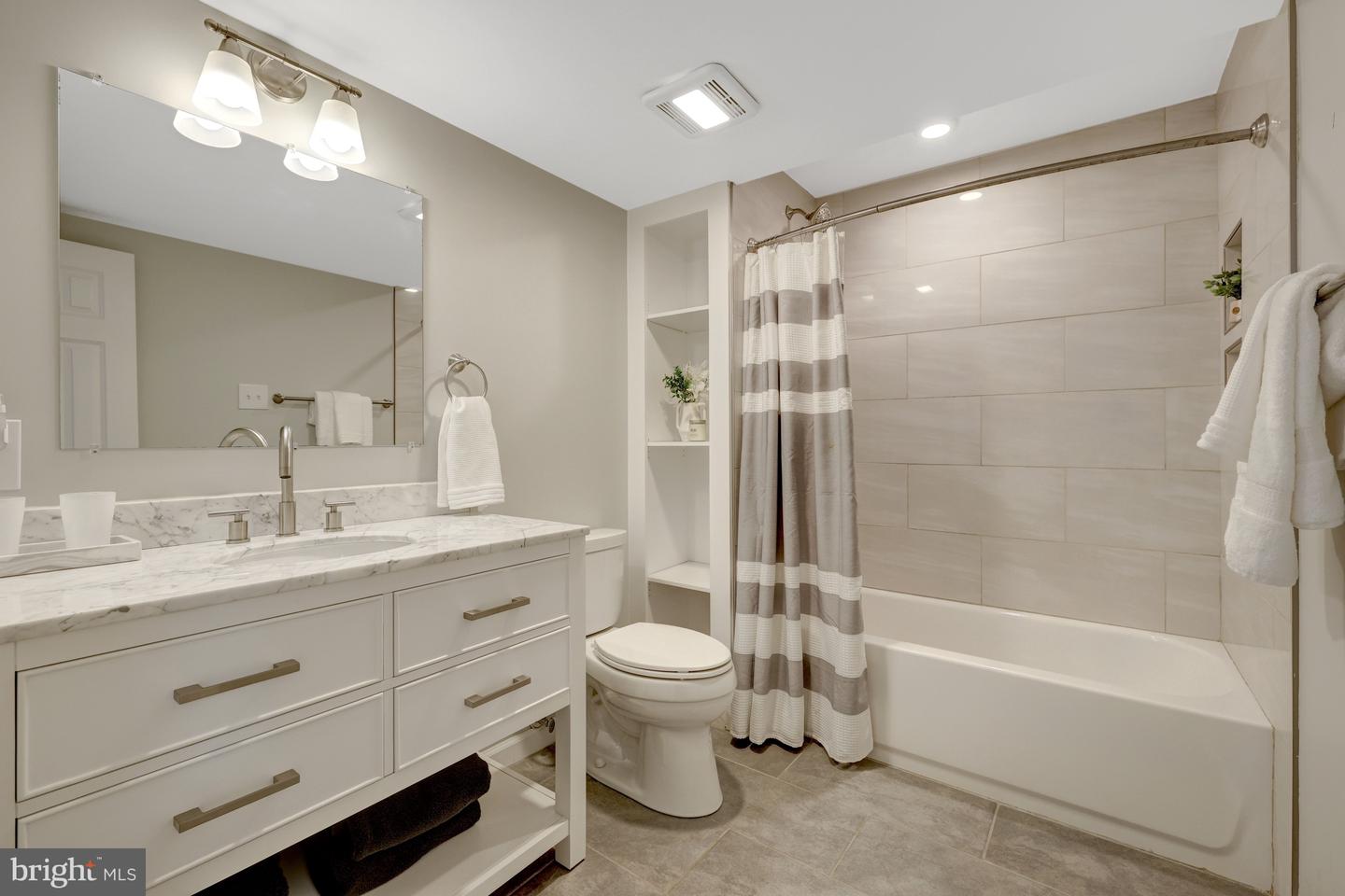 8006 Birnam Wood Dr Property Photo 47
