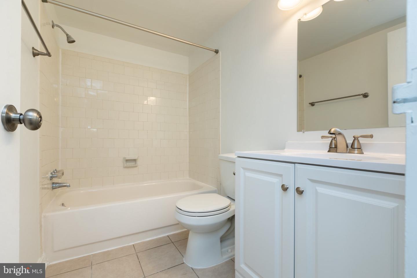3100 S Manchester St #923 Property Photo 16