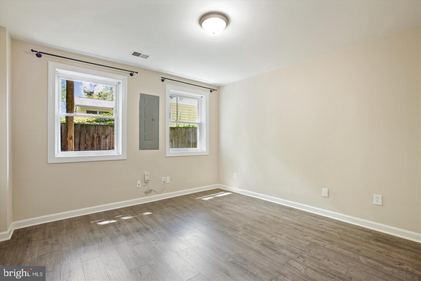 2041 Westmoreland St Property Photo 44