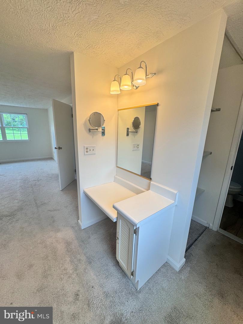 3001 Gatepost Ln Property Photo 12