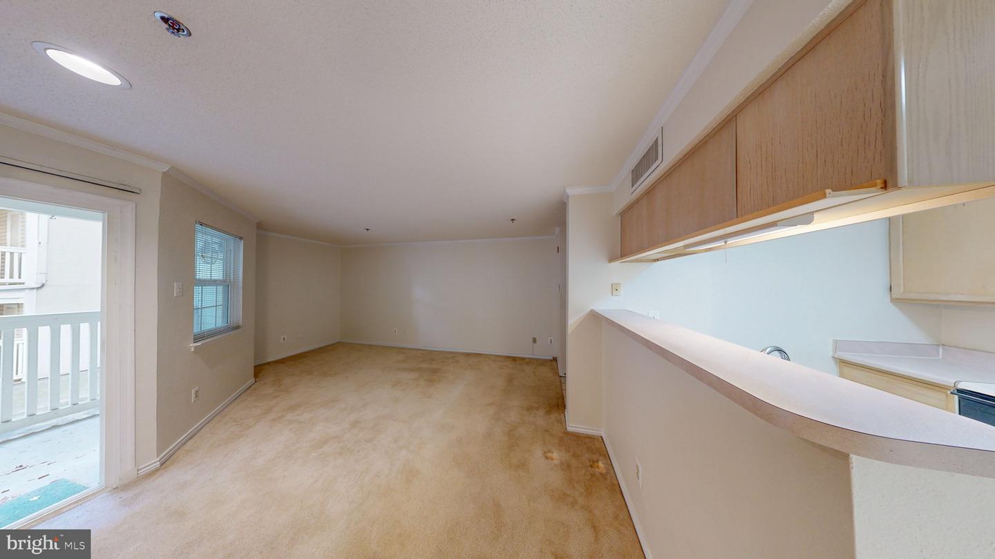 1504 Lincoln Way #108 Property Photo 4