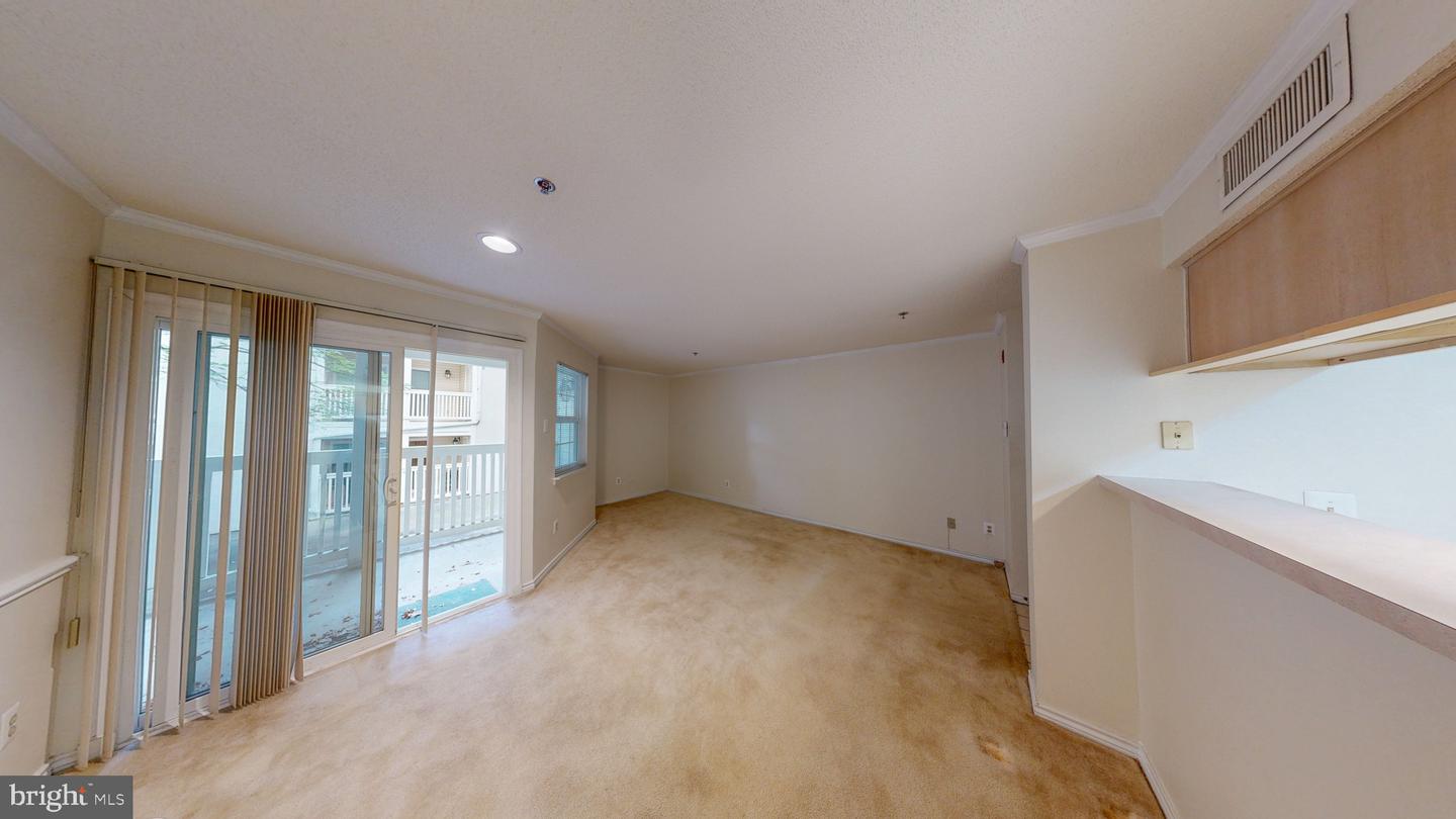1504 Lincoln Way #108 Property Photo 8