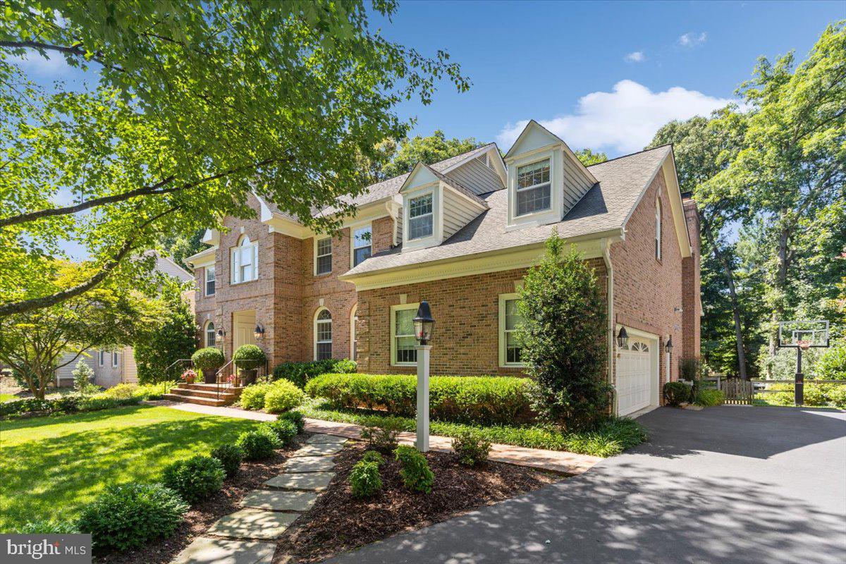 3285 WILLOW GLEN DR