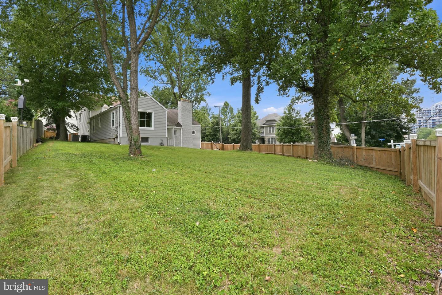 2301 Grove Ave Property Photo 2