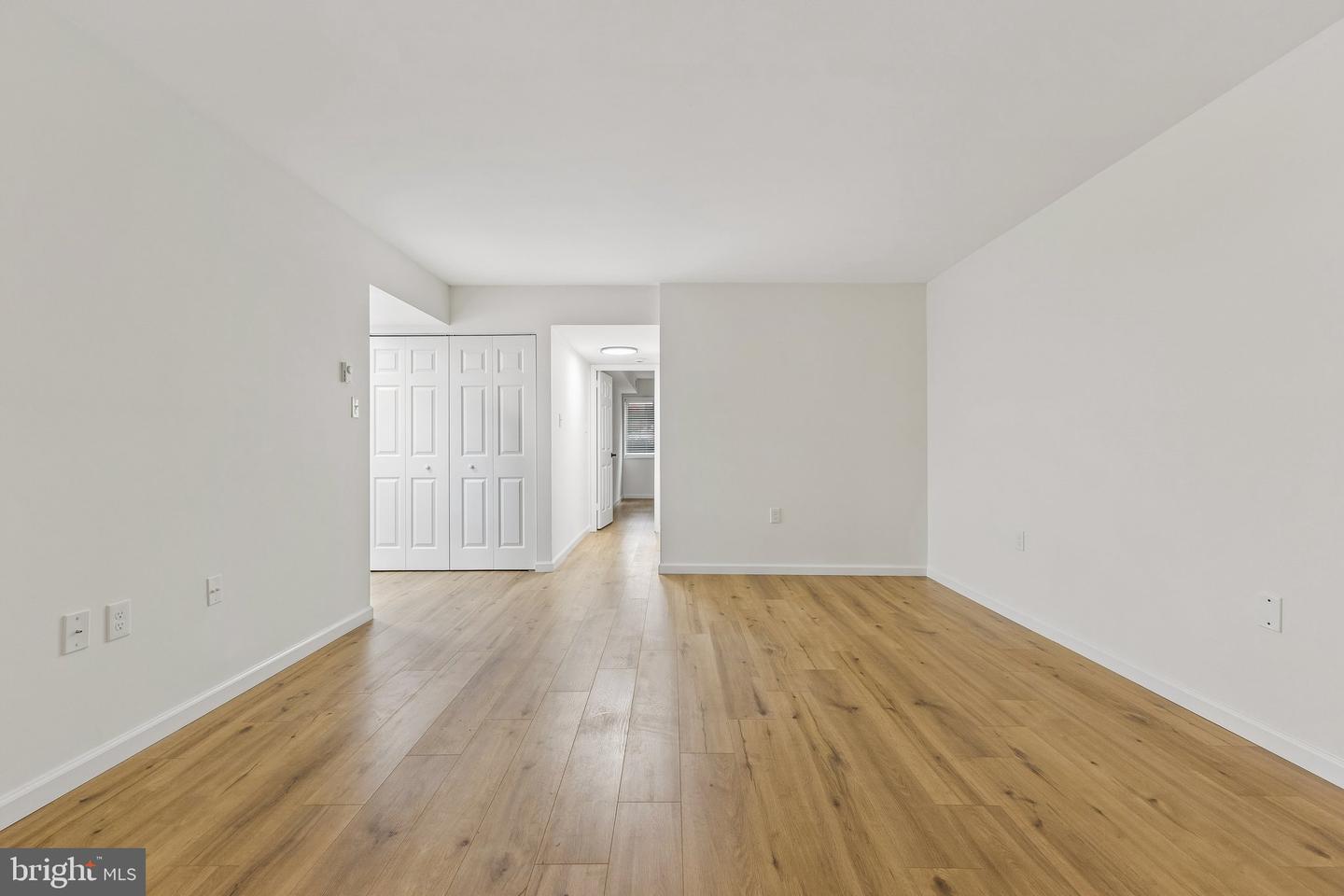 1554-1a Northgate Sq #apt 1a Property Photo 4