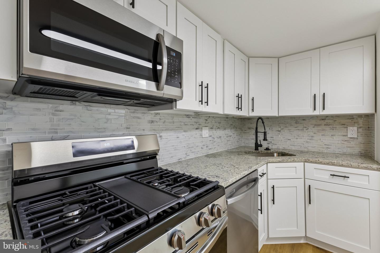 1554-1a Northgate Sq #apt 1a Property Photo 7