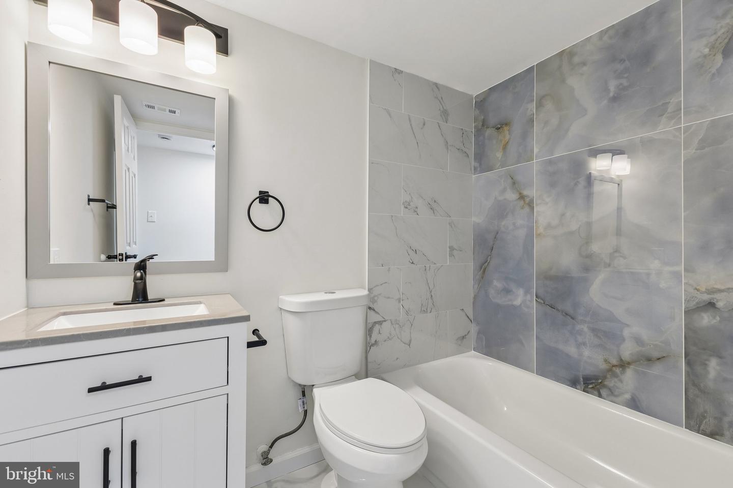 1554-1a Northgate Sq #apt 1a Property Photo 8