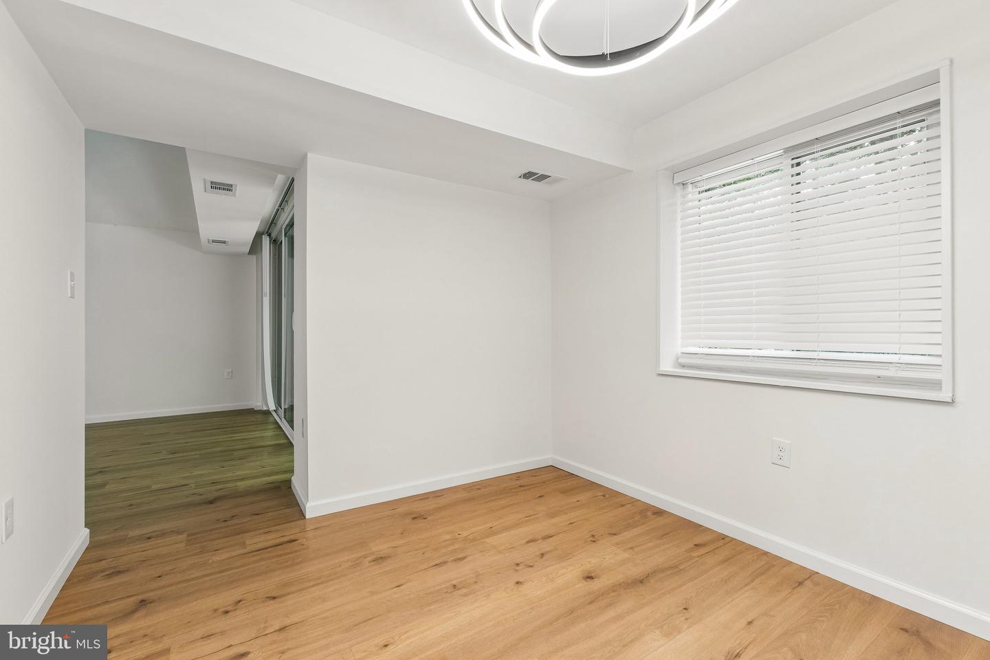 1554-1a Northgate Sq #apt 1a Property Photo 11