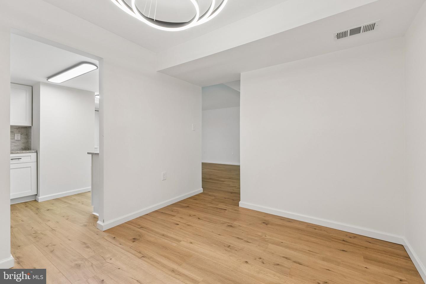 1554-1a Northgate Sq #apt 1a Property Photo 12