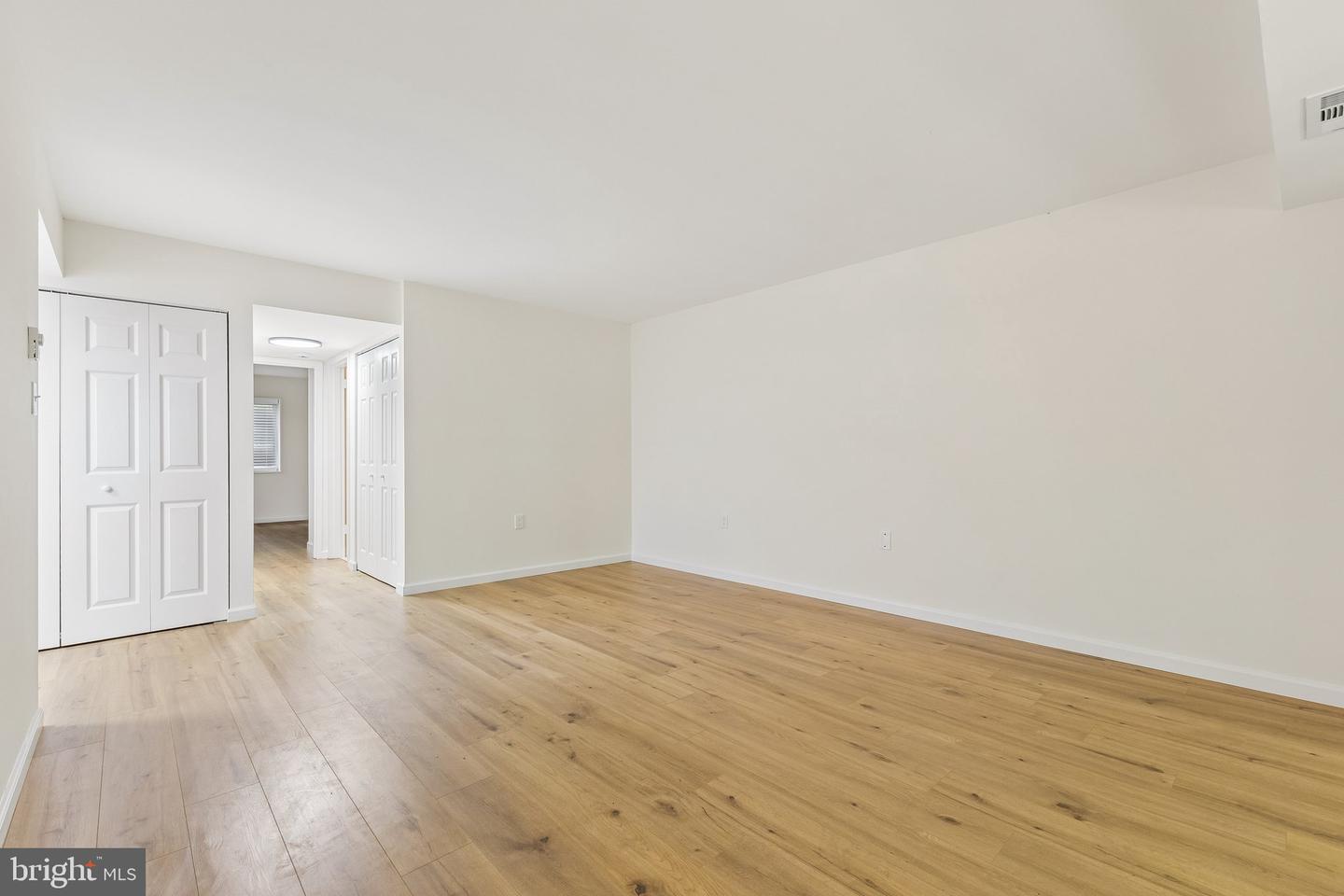 1554-1a Northgate Sq #apt 1a Property Photo 13