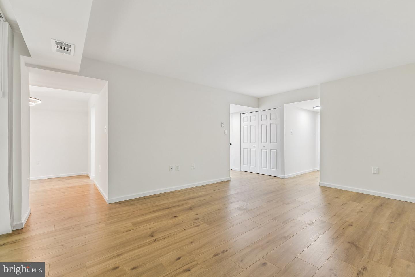1554-1a Northgate Sq #apt 1a Property Photo 14