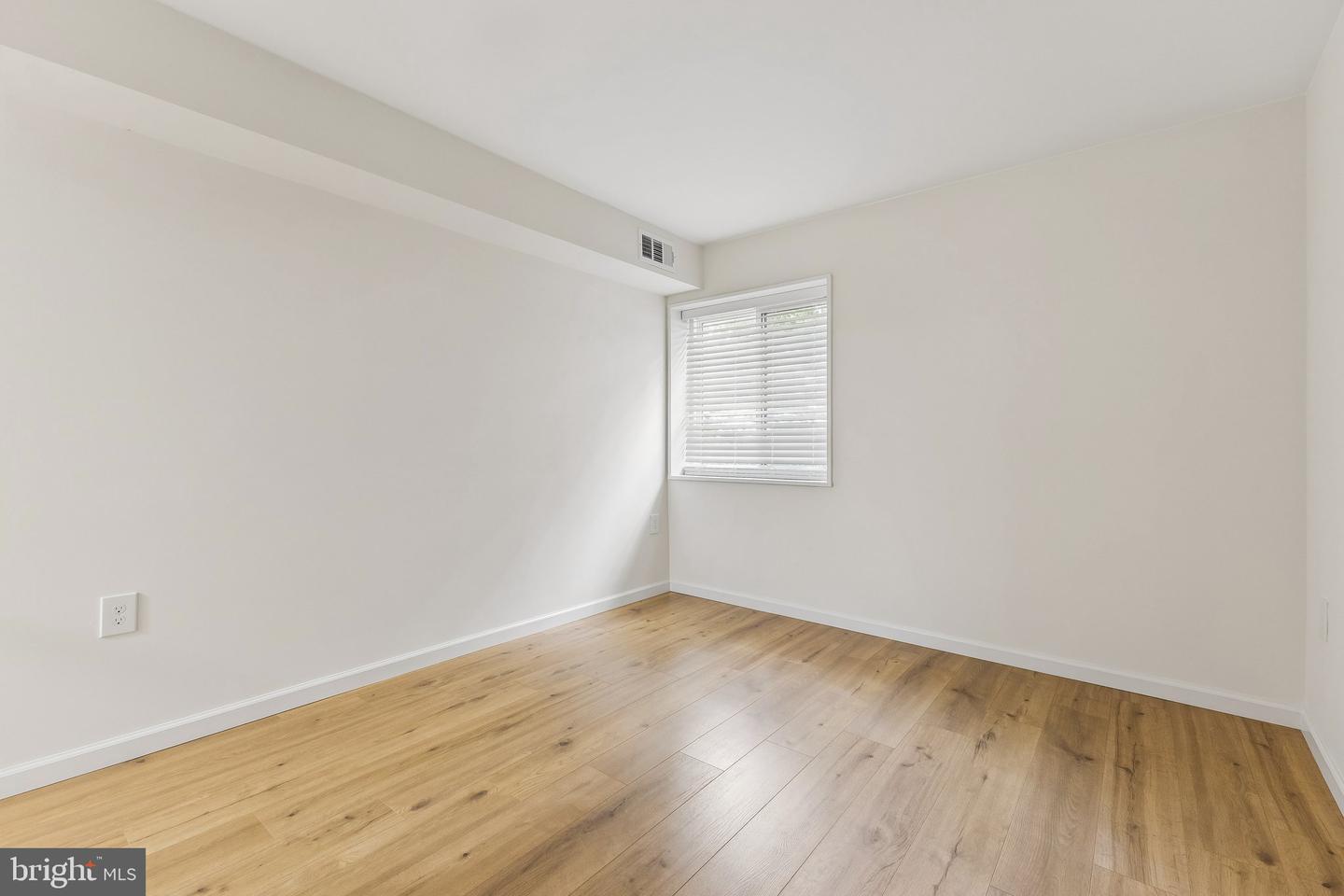 1554-1a Northgate Sq #apt 1a Property Photo 21