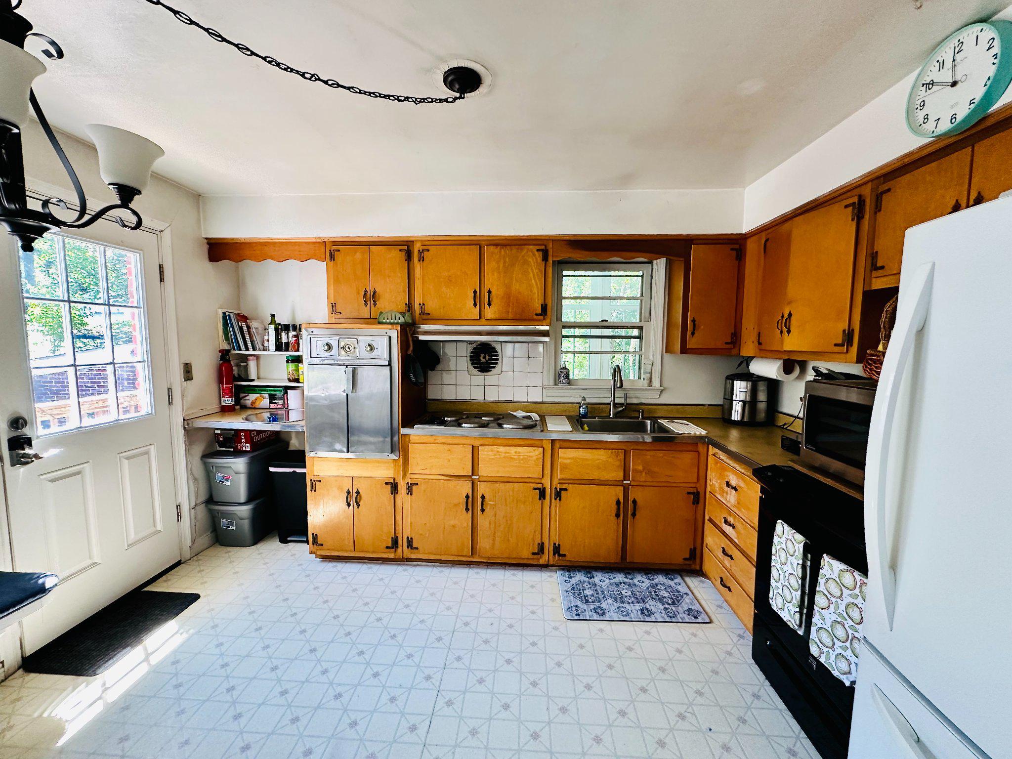 6509 Melia St Property Photo 8