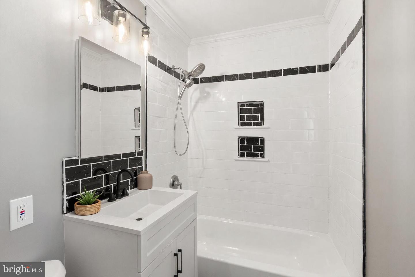 5008 Larno Dr Property Photo 25