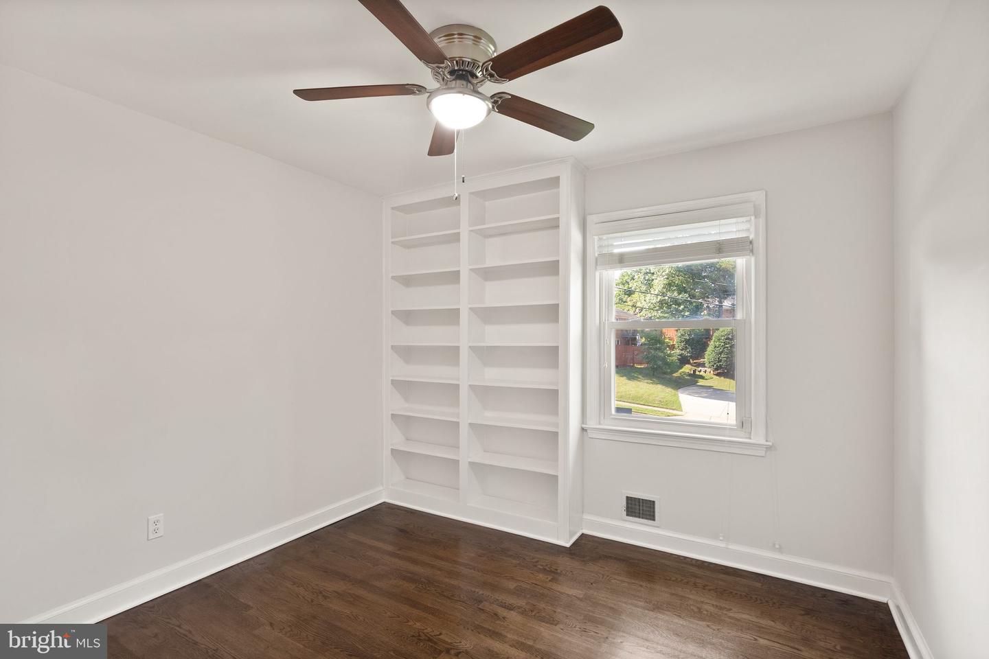 5008 Larno Dr Property Photo 32