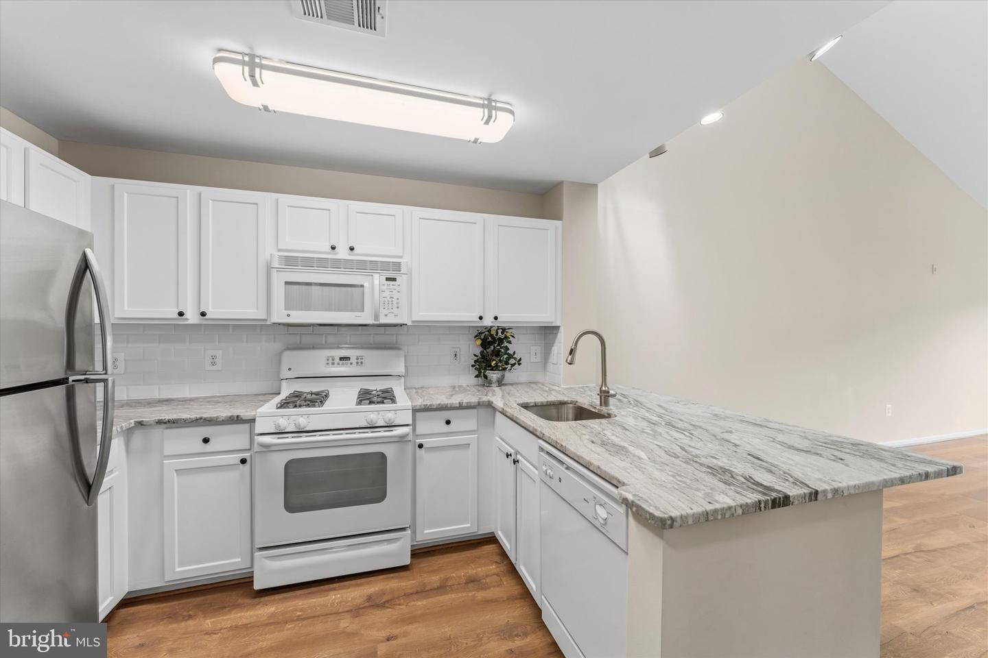 12000 Market St #446 Property Photo 8